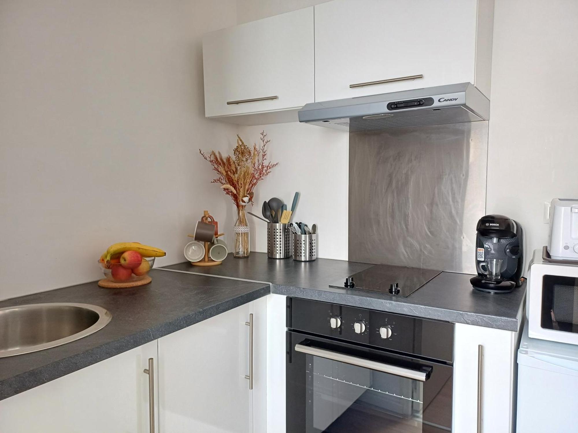 Appartement Grand Lumineux - Stationnement Gratuit *